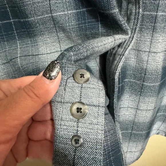 Carhartt Flannel Button Up‎ Shirt, Size XL - Picture 5 of 6